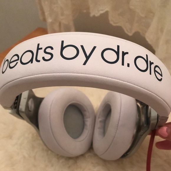 SOLD ON FACEBOOK! Beats Headphones - Picture 2 of 4
